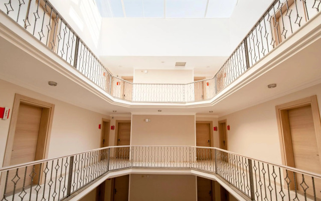 Atrium Apart Hotel