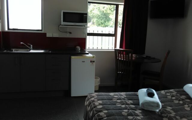 Academy Lodge Motel