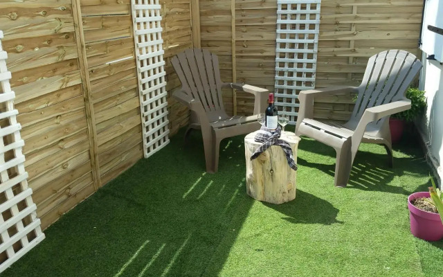 TERRASSE -100 m PLAGE - GRAND APPARTEMENT-8 PERS