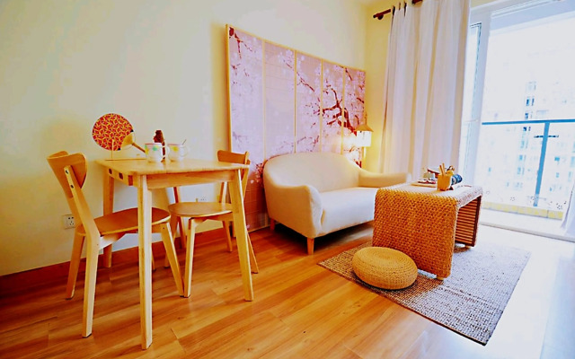 Avatar Old Days Queen Bed & High Rise View Futian