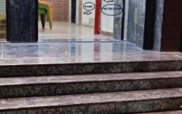 OYO 93593 Sailors Galley