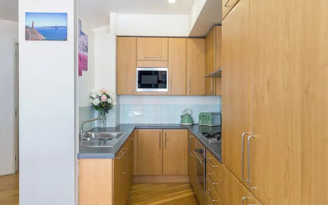 Spacious 2-bedroom Apartment in Mayfair