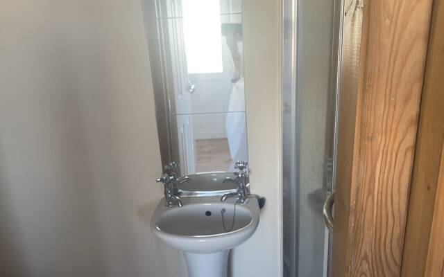 Beautiful 1-bed Studio in Porthcawl Near Beach