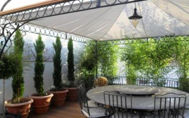 Luxury three Bed apartment in Cannes just a couple of minutes walk to the Palais and beaches 669