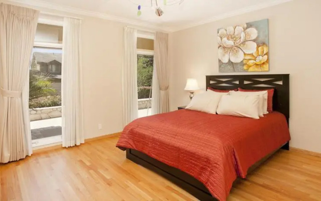 Beverly Hills Canyon Retreat