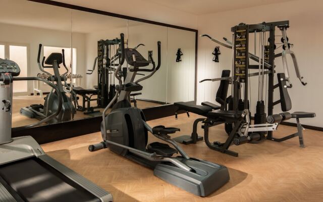 Almazino, Almaza Bay