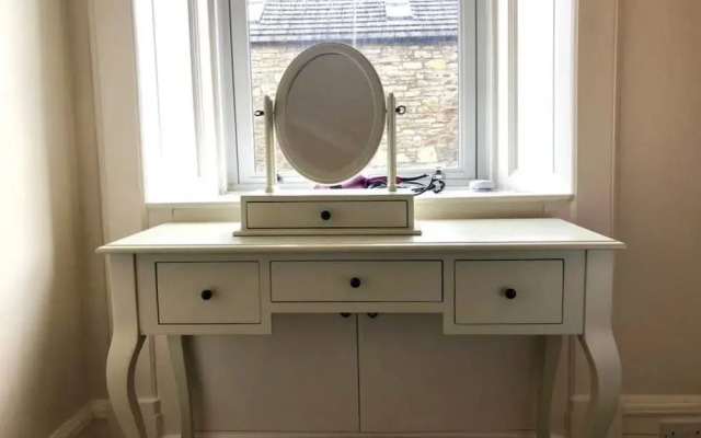 Modern 2 Bedroom City Centre Flat