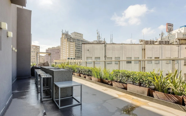 Studio w/ Balcony and View in Consolacao - Vno1417