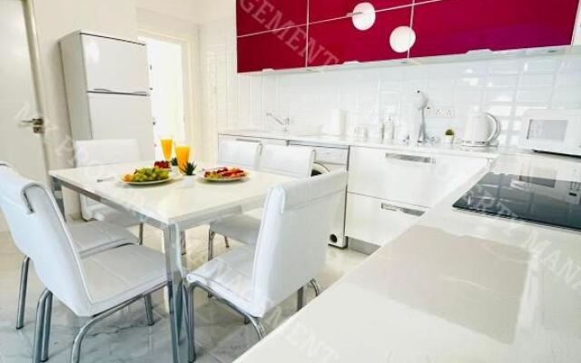 Milos City Center Apt. 32
