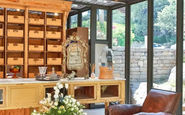 Bella Sombra Hotel