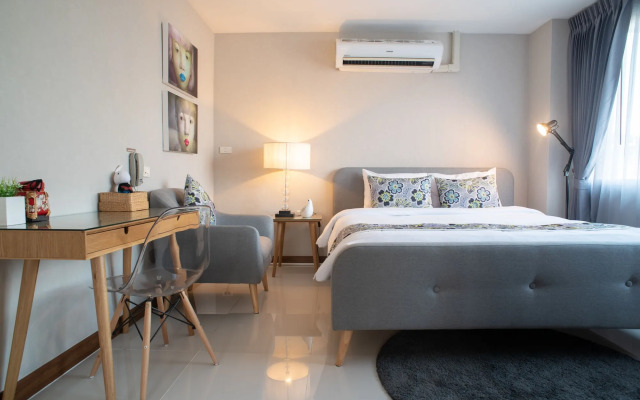 Chala Number 2 Art and Gallery House