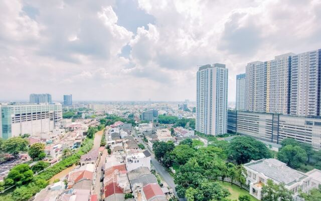 Big Studio Loft Apartment at The Reiz Condominium Medan By Travelio