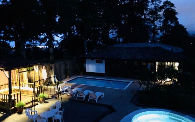 Entre Los Arboles Hotel