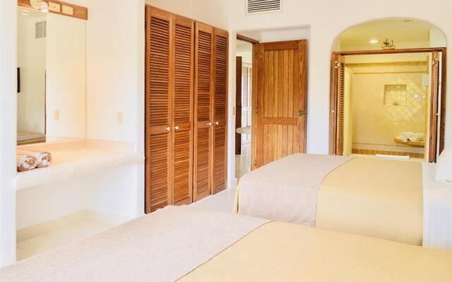 Las Villas Akumal  2B-11 by SkyRun