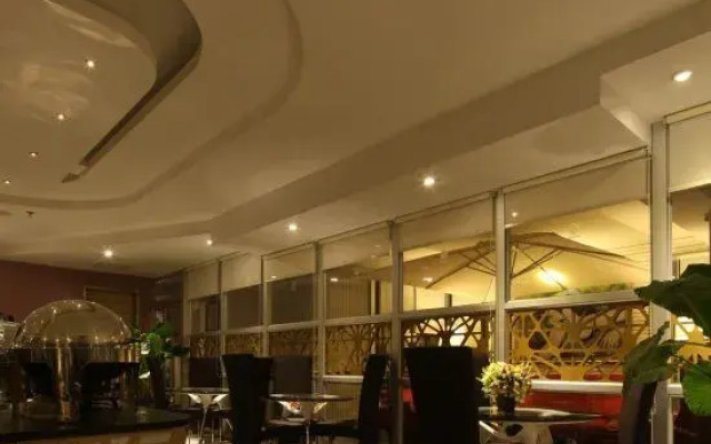Zhengzhou Wenhua Road branch Happy Inn