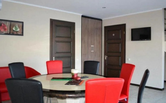 Dergachov Guest House