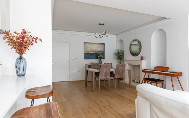 Priory Road III by Onefinestay