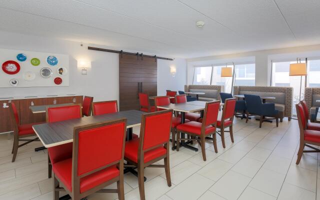 Holiday Inn Express Milwaukee-West Medical Center by IHG