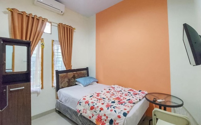 Enine Homestay Makassar RedPartner