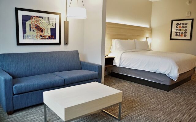 Holiday Inn Express & Suites Ocala, an IHG Hotel