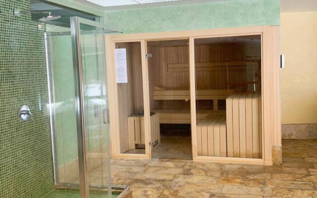 Salinas. Apartment for 4. Terrace/Parking/Pools/Gym/4mins beach