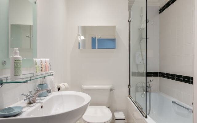 The South Kensington Place - Modern & Bright 4bdr Townhouse