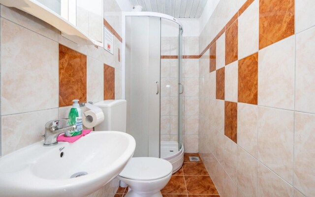 Stunning Home in Jadranovo With Wifi and 5 Bedrooms