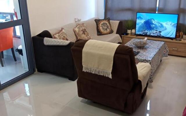 Yafe Nof 35