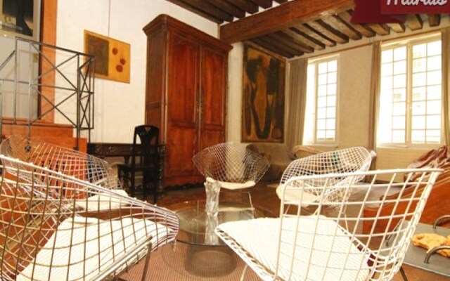 Designer Stay - Bastille Terrace
