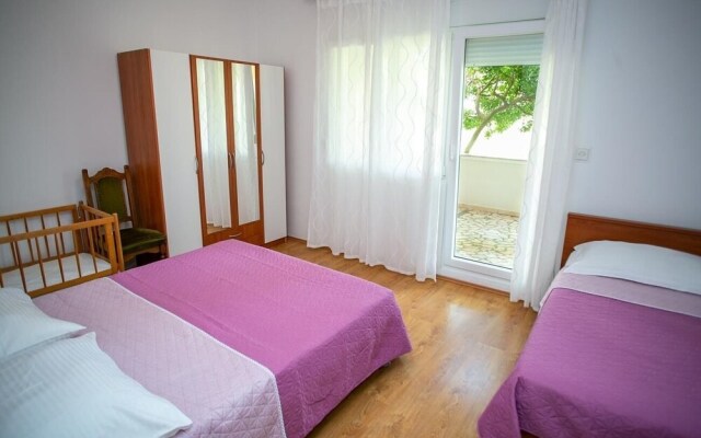 Ana - Great Location, Near the Beach - A1