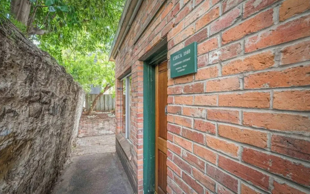 Stylish 3 Bedroom Townhouse - Hobart CBD