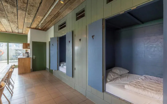 Spacious Home With Garden