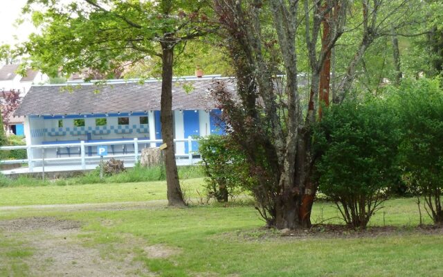 Simple holiday home with an oven in the heart of Burgundy