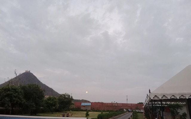 The Glorious Hills Resort Pushkar