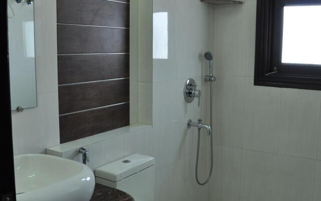 Golden Palm Suites