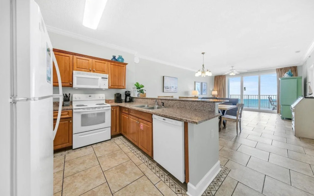 Twin Palms 804