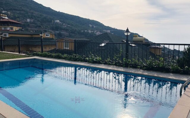 Fantastic 4 bedroom Lux Villa