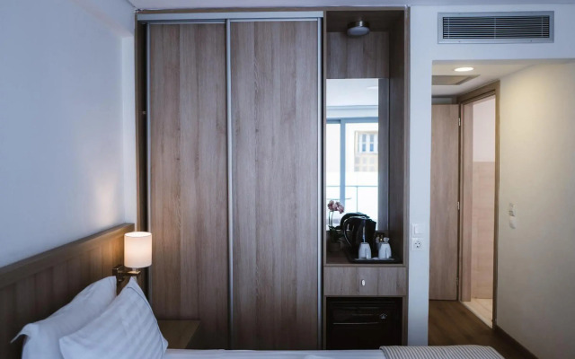 Piraeus Port Hotel