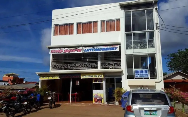 University Condotel by Oyo Rooms