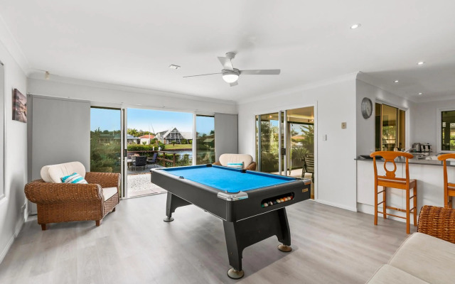 Bribie Island Canal Holiday Destination!