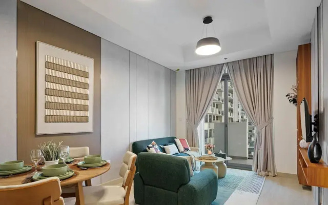 1BR Apt Near Downtown Dubai Pool Skyline Views