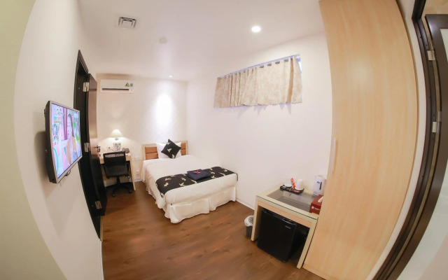 Momizi Business Hotel