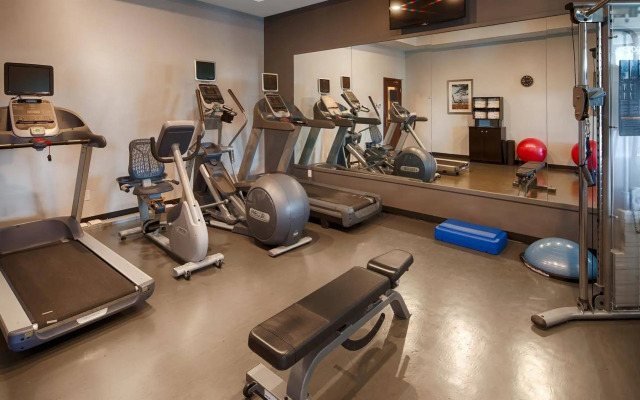 Best Western Plus Winnipeg Airport Hotel