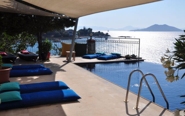 Ece Hotel Sovalye Island