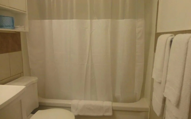 Niagara Parkway Court Motel