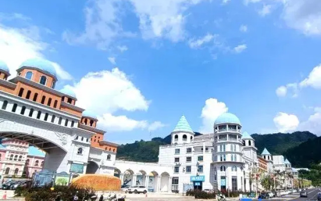 Libo Ice Snow Water World Theme Hotel