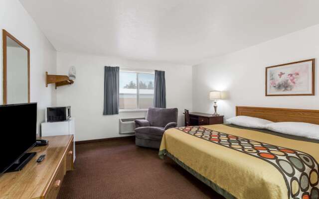 Super 8 by Wyndham Rexburg