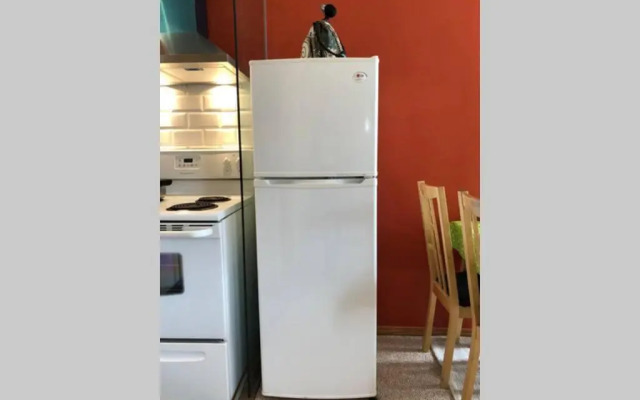 Sunny & Cozy Suite with Pool & Ping Pong table