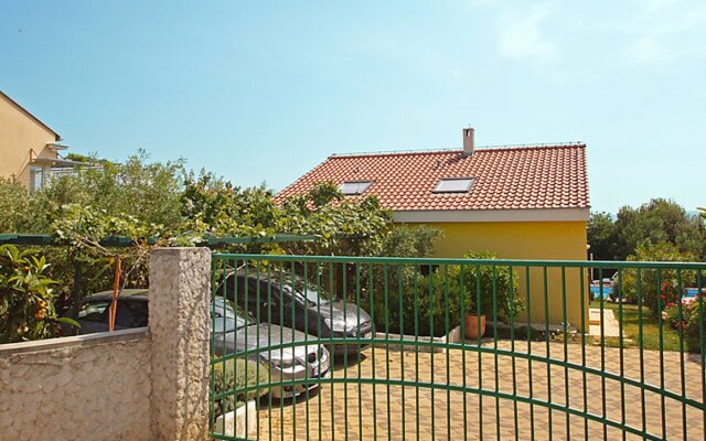 Villa Yellow House
