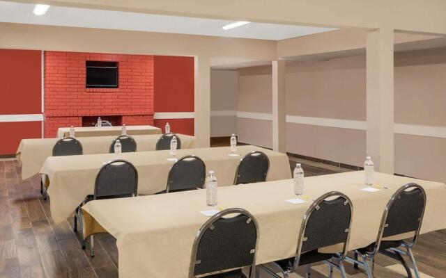 Executive Inn & Suites